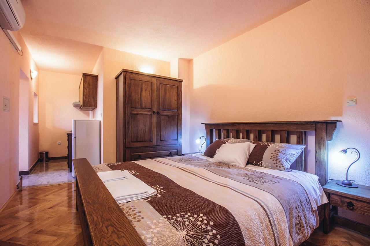 Apartmani I Sobe Dinko Стариград-Пакленица Экстерьер фото